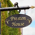 Preston House 아파트 *