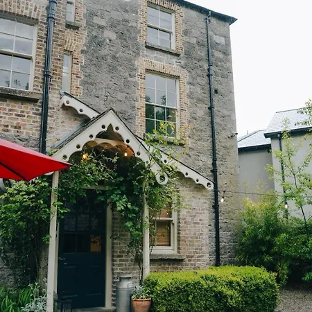 Preston House 公寓 *